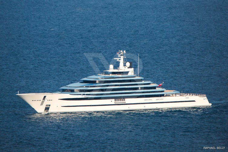 Kaos yacht exterior 33