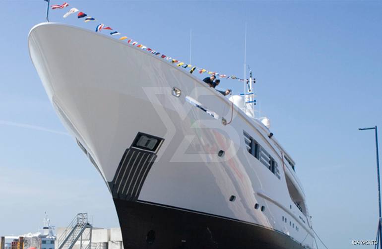 Oasis yacht exterior 5