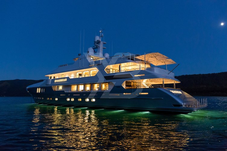 Chasseur yacht exterior 6