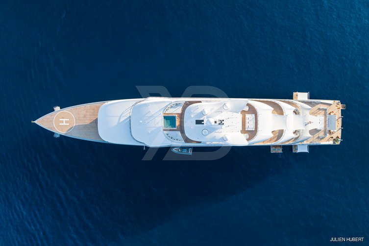 Moonrise yacht exterior 11