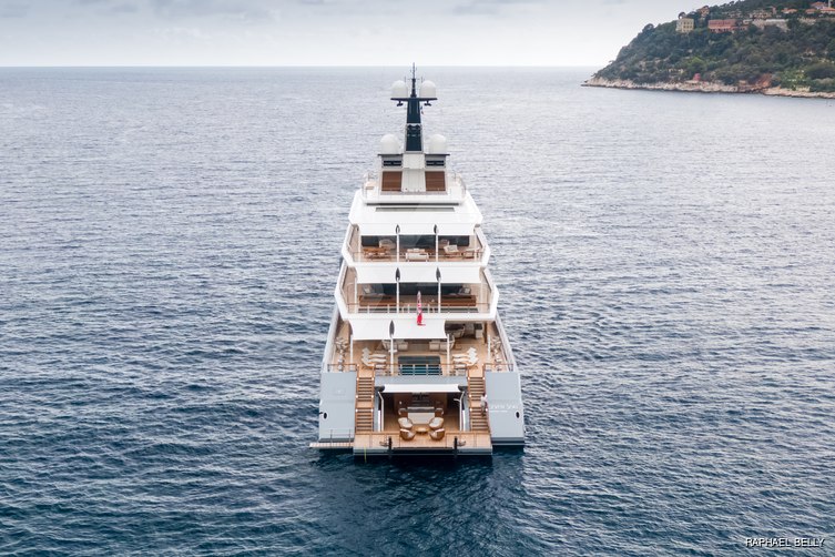 Seven Seas yacht exterior 6