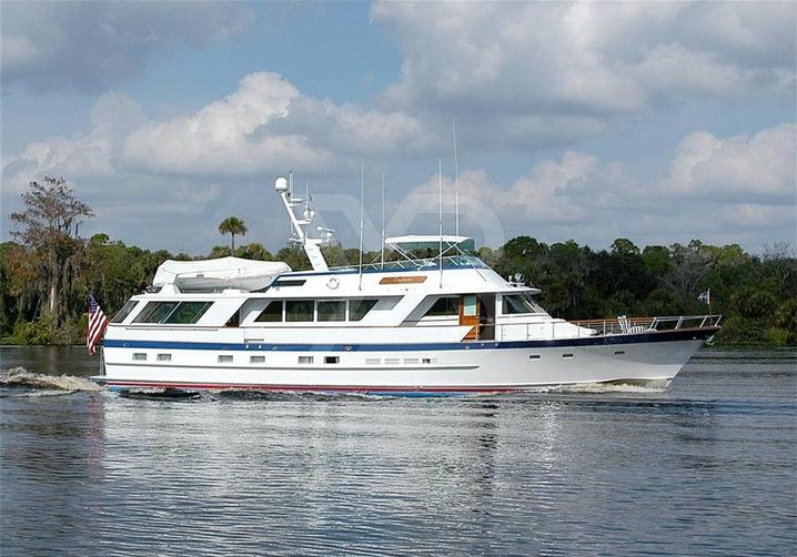 Capricho yacht exterior 2