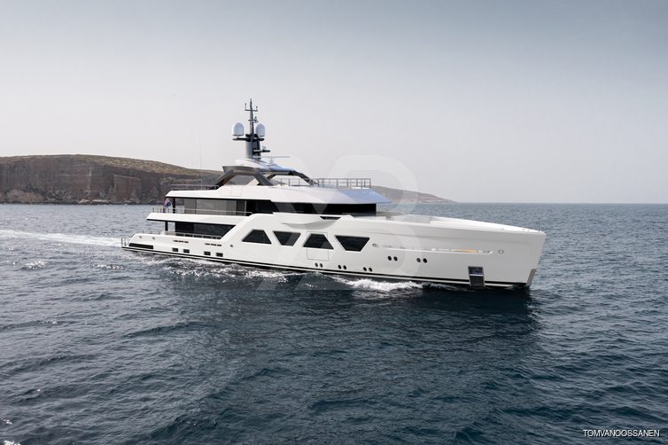 Memories yacht exterior 19