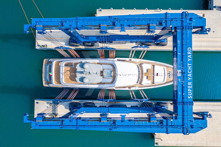 Sokny yacht interior 5