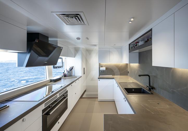 Tuccini yacht interior 18