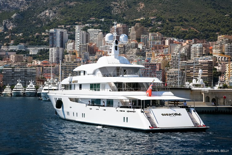 Nora yacht exterior 4