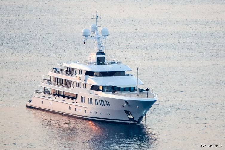 Aurora yacht exterior 5