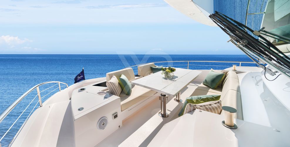 Amphib yacht exterior 3