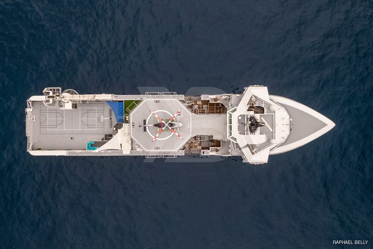 Wingman yacht interior 9