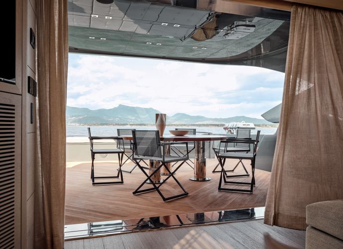 Effe yacht exterior 13