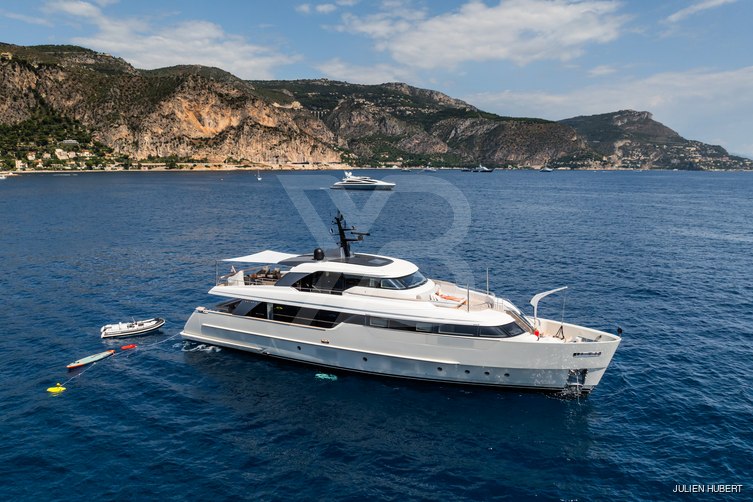 Sahasa yacht exterior 11