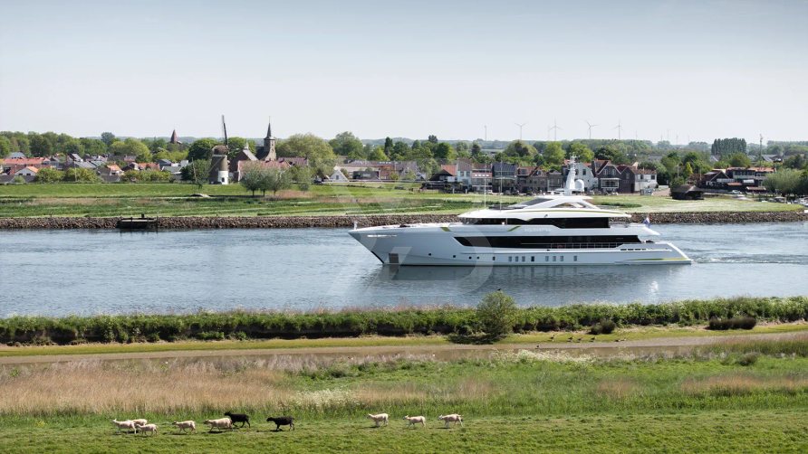 Solemates yacht exterior 11