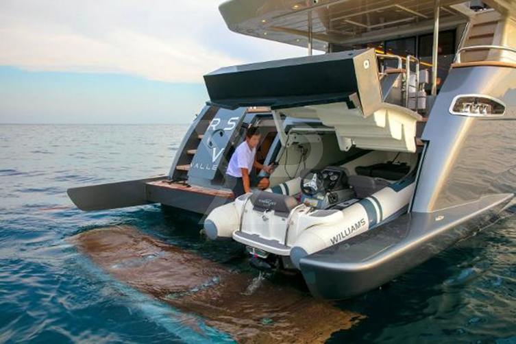 Mad Day yacht exterior 4