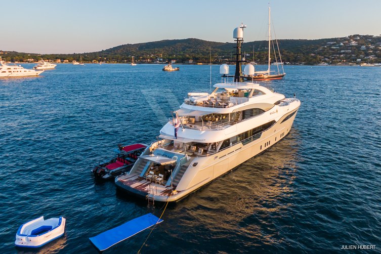 Moonraker yacht exterior 20