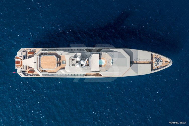 Skat yacht exterior 33