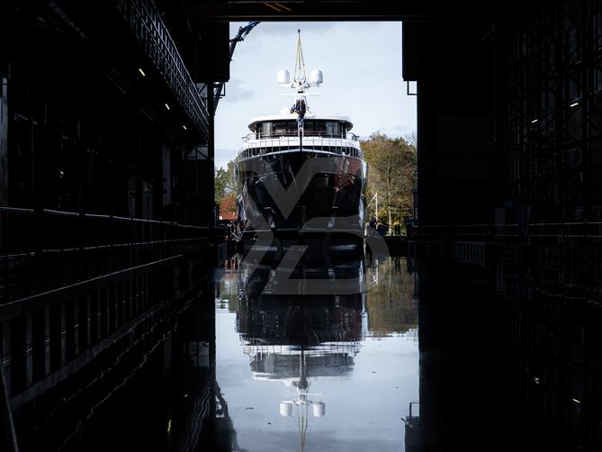 Les Cinq yacht exterior 20