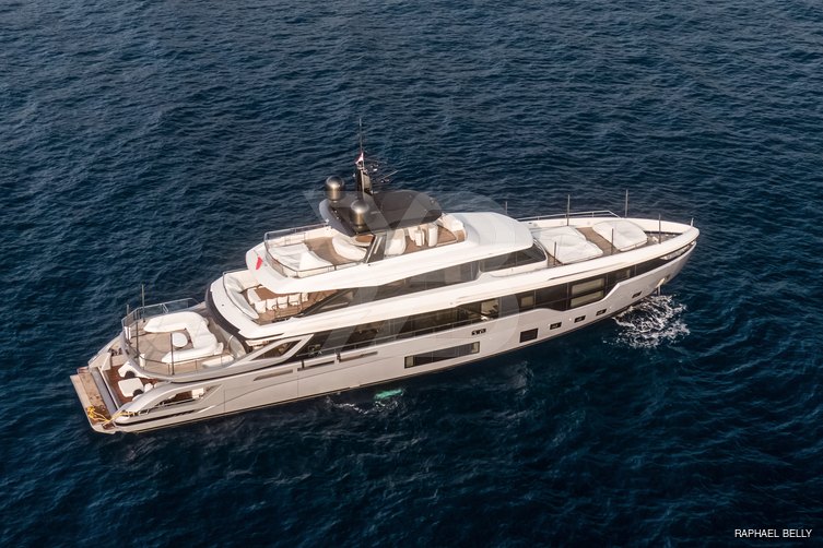 Tanelorn yacht exterior 110