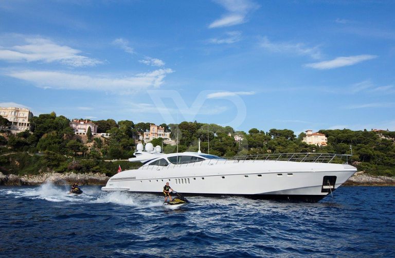 Bouba yacht exterior 3