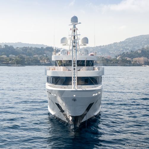 Tribu yacht exterior 3