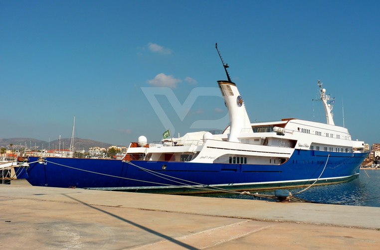 Navtilvs yacht exterior 6