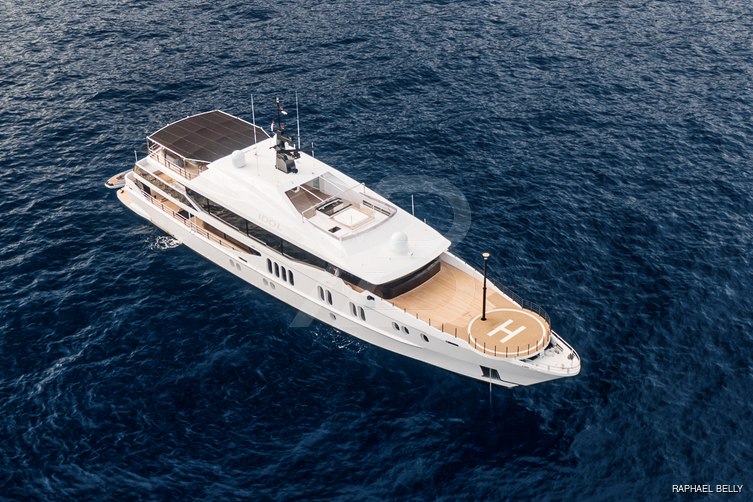 Idol yacht exterior 6