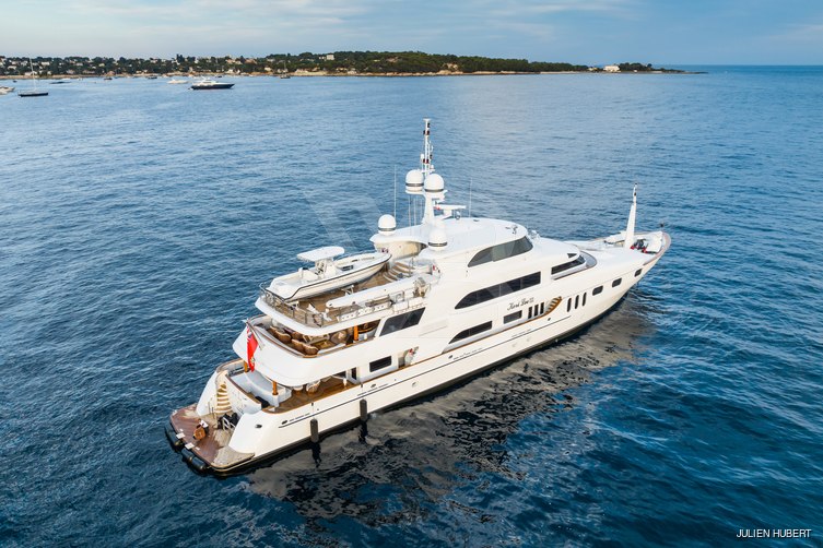 Keri Lee III yacht exterior 5