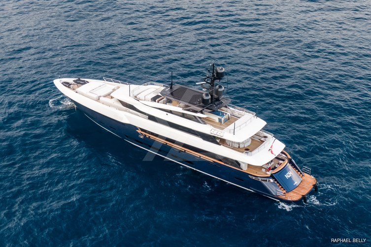 N2H yacht exterior 25