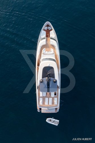 Invictus yacht exterior 5