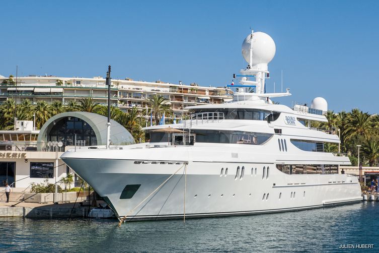 Joia The Crown Jewel yacht exterior 3