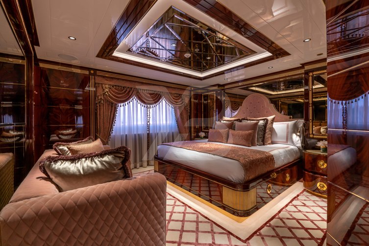 Jewels yacht interior 8