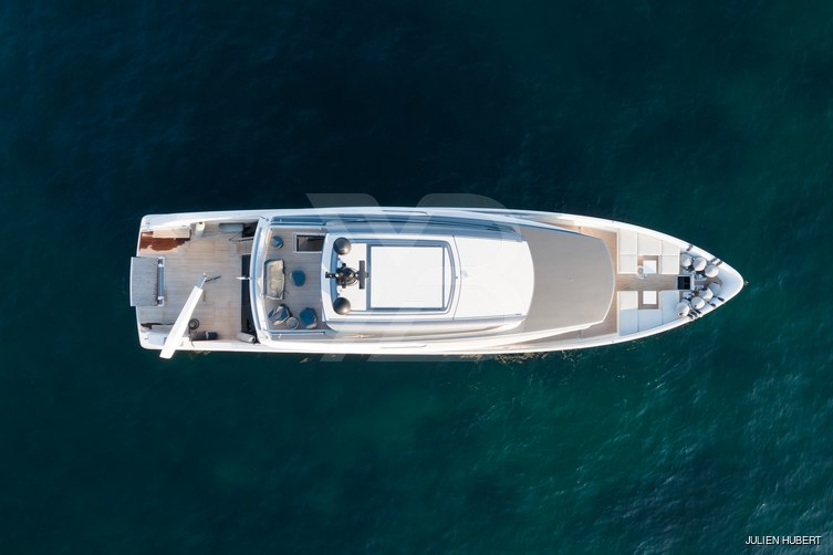 H yacht exterior 14