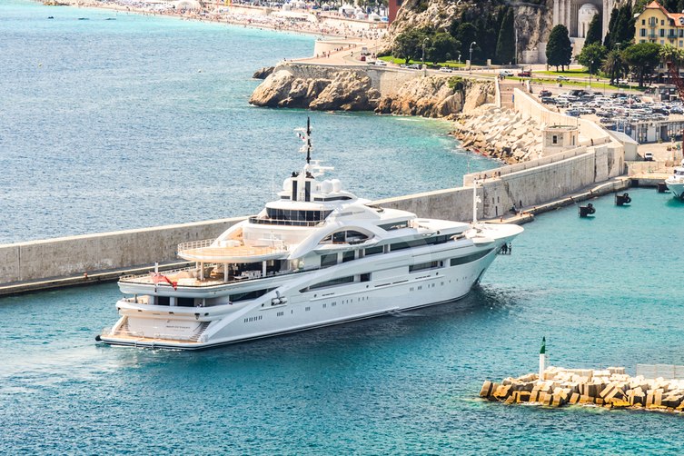 Maryah yacht exterior 4