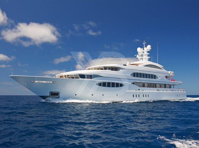 Vive la Vie yacht exterior 2