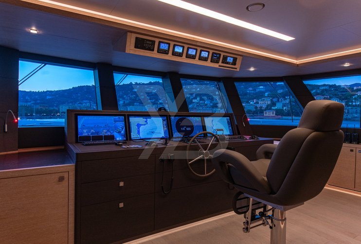 Mat yacht interior 15