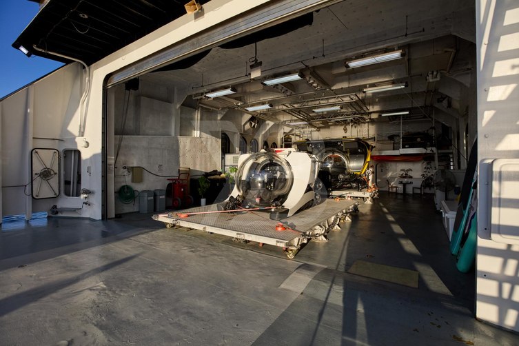 Global yacht interior 5