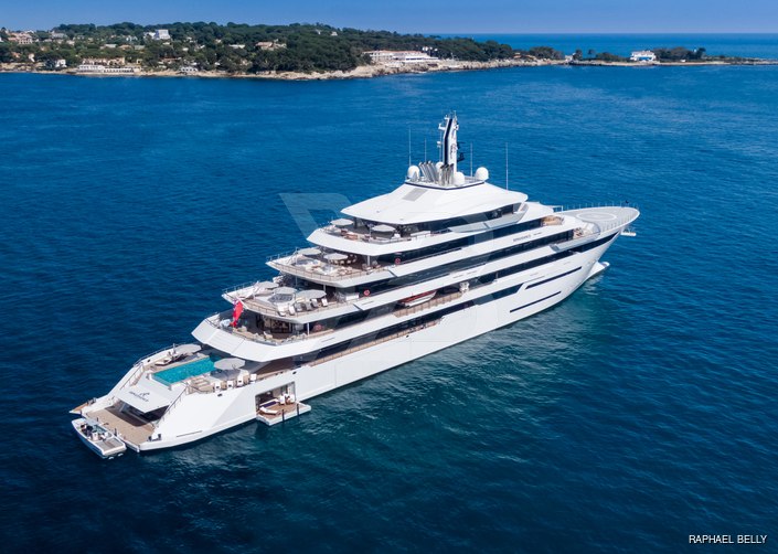 Renaissance yacht exterior 9