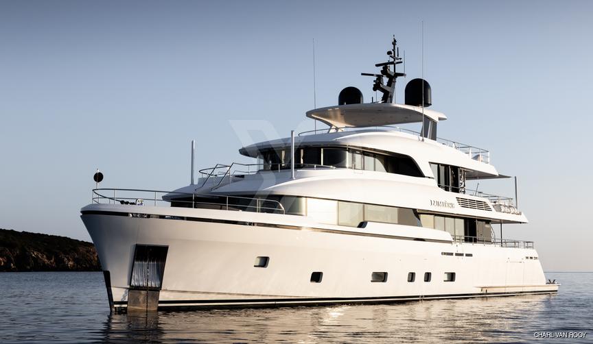 Lumière yacht exterior 8