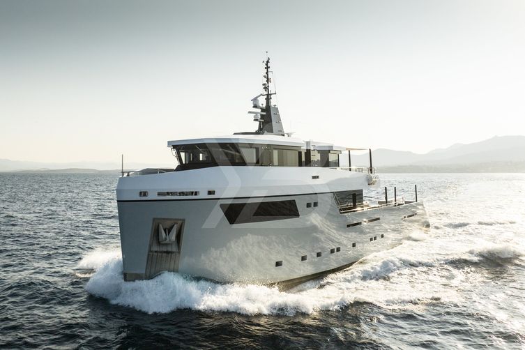 Fox yacht exterior 27