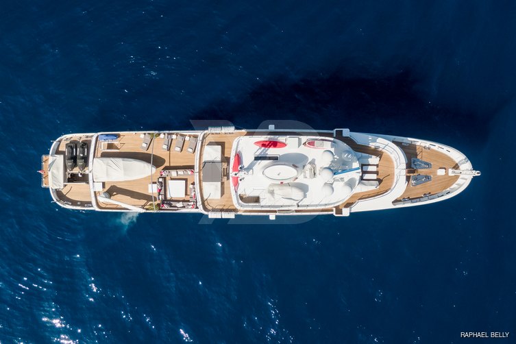 Tribu yacht exterior 5