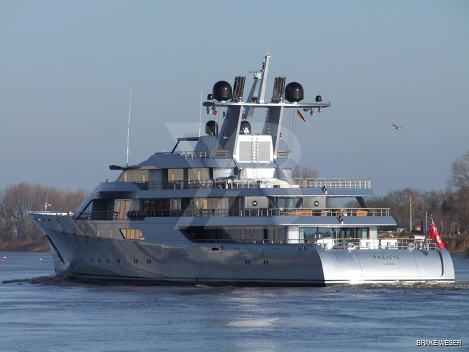 Pacific X yacht exterior 12