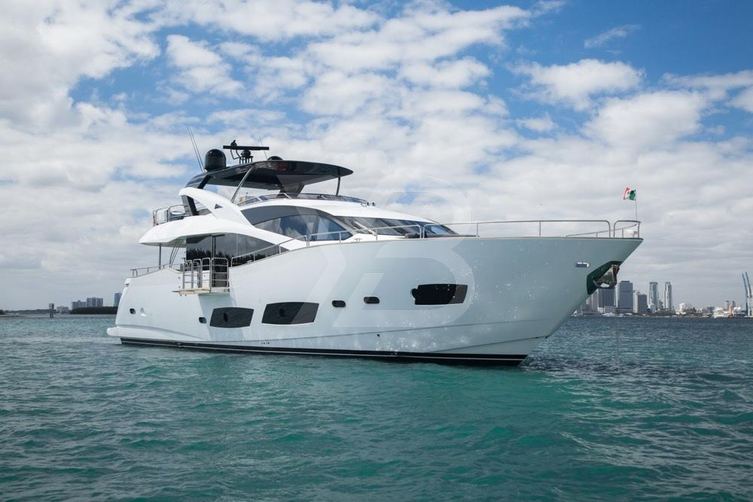 RIII yacht exterior 2