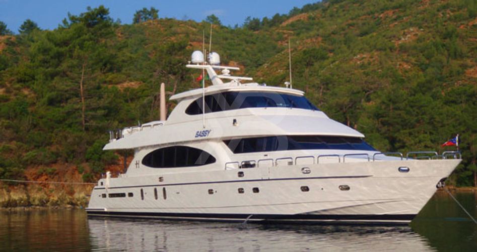 Sassy yacht exterior 3
