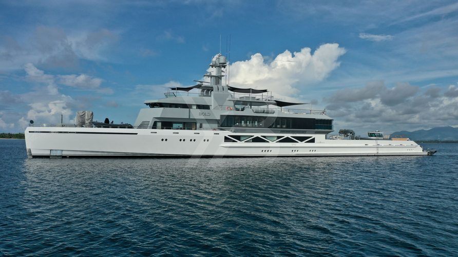 Bold yacht exterior 9