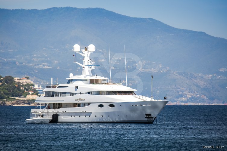 Amaral yacht exterior 5