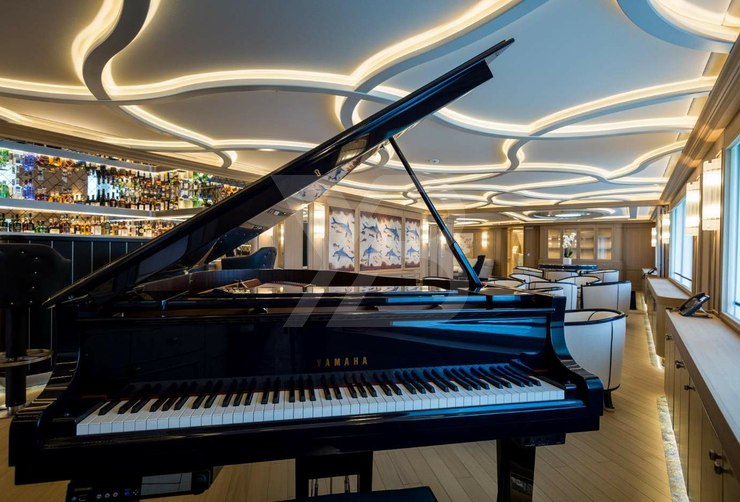 Dream yacht interior 9