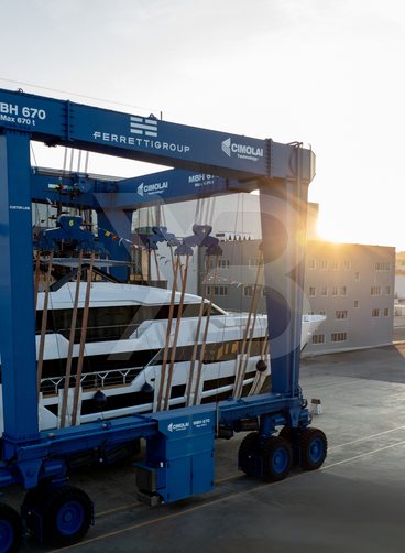 Lady Dia yacht exterior 11