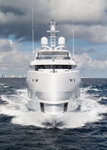 Home yacht exterior 3