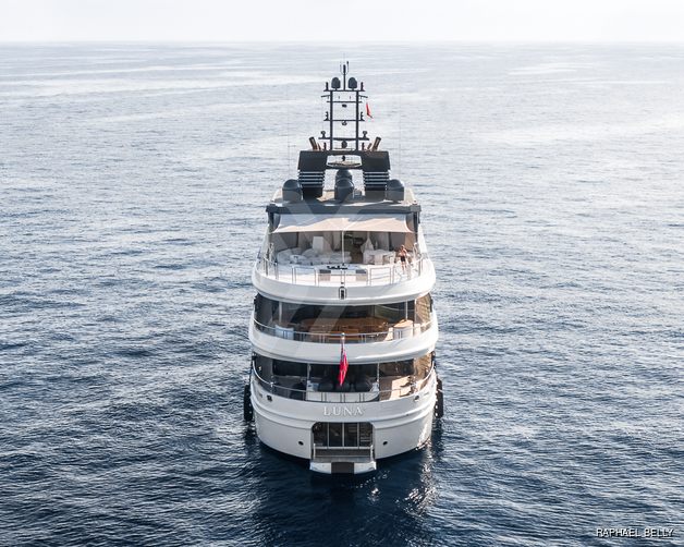 AHS yacht exterior 6