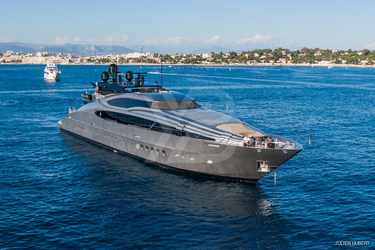 Five yacht exterior 27