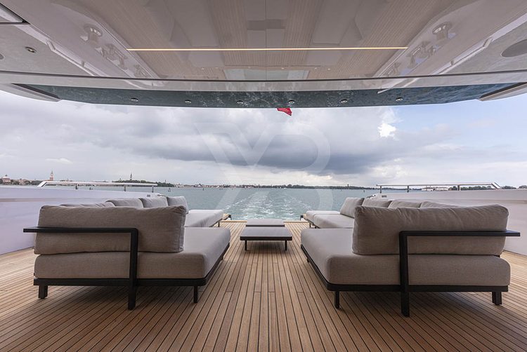 Vayus yacht interior 41